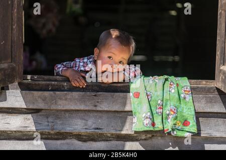 Kinder im Minhat, Myanmar, Asien. Stockfoto