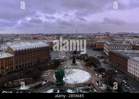 Platz des heiligen Isaac aus der Höhe der Kathedrale von St. Isaac Stockfoto
