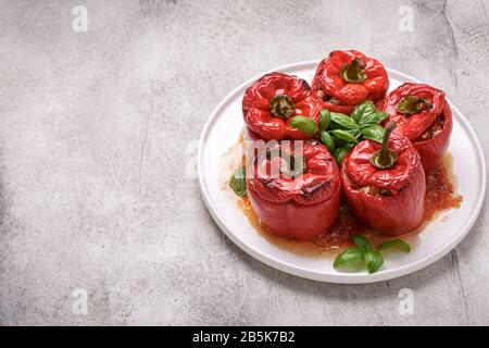 Fleisch und Reis gefüllte Paprika Stockfoto