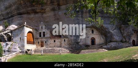 San Bernabe Kapelle in Ojo Guareña Naturdenkmal. Las Merindades, Burgos. Spanien Stockfoto