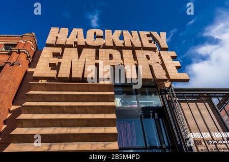 Hackney Empire Theatre in Hackney East London. Der 1901 als Musikhalle erbaute ursprüngliche Architekt Frank Matcham wurde 2004 von Tim Ronalds Architects renoviert Stockfoto