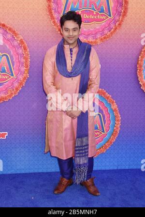 Burbank, CA - 07. MÄRZ: Nirav Bhakta besucht die Premiere von Disney Junior's 'Mira, Royal Detective' im Walt Disney Studios Main Theatre am 07. März 2020 in Burbank, Kalifornien. Stockfoto