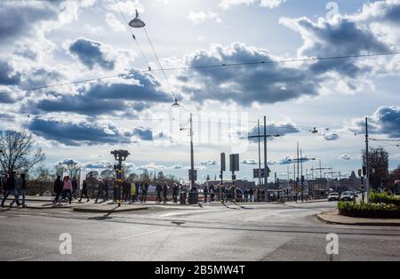 April 22, 2018, Stockholm, Schweden. Passanten auf den Straßen von Stockholm. Stockfoto