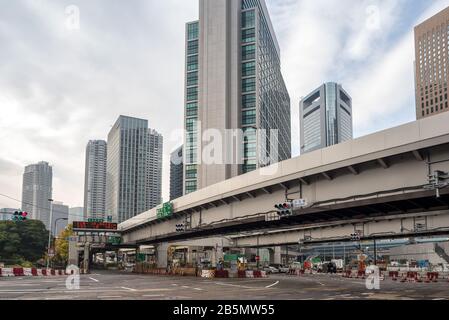 Straßenbauarbeiten, Shiodome, Tokio, Japan Stockfoto