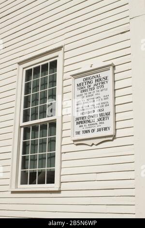 1775 wurde der Rahmen des Meetinghauses erhöht. Schien am Tag der Schlacht von Bunker Hill aufgezogen zu werden. Es diente als Kirche und auch für Stockfoto