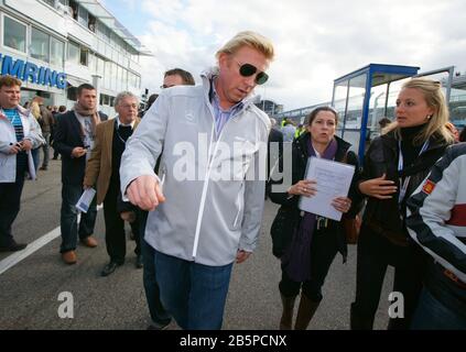 Nürnberg, Deutschland. August 2009. Nürnberg, Deutschland - August 2009: Motorsport/DTM: Deutsche Touring Cars Championship mit Tennislegende Boris Becker weltweite Nutzung Credit: Dpa / Alamy Live News Stockfoto