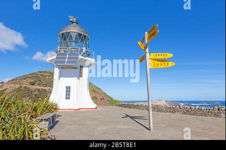 Cape Reinga Lighthouse an der nordwestlichsten Spitze der Aupauri-Halbinsel, am nördlichen Ende der Nordinsel Neuseelands. Stockfoto