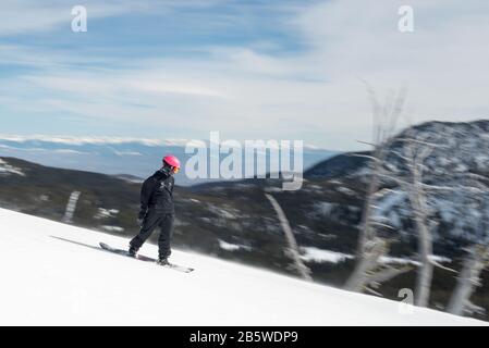 Snowboarden im Anthony Lakes Mountain Resort im Osten von Oregon. Stockfoto