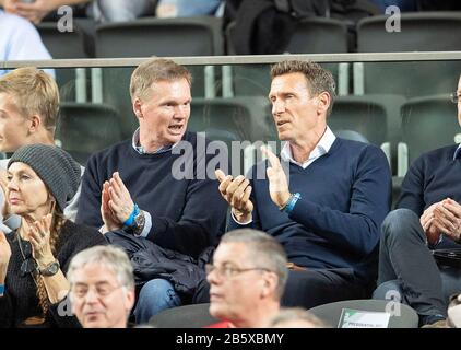 Düsseldorf, Deutschland. März 2020. Patrik Kuehnen (Kuhnen) r. und Eric JELEN (ehemaliger Tennisspieler) als Zuschauer auf der Tribüne. Philipp KOHLSCHREIBER (GER) - Egor GERASSOW (GERASIMOV, BLR) 6: 4 5: 7 6: 7, am 06.03.2020 Tenniscup-Qualifikationsrunde, Deutschland (GER) - Weißrussland (BLR), vom 06.03. - 07.03.2020 in Düsseldorf/Deutschland. Weltweite Nutzung Credit: Dpa / Alamy Live News Stockfoto