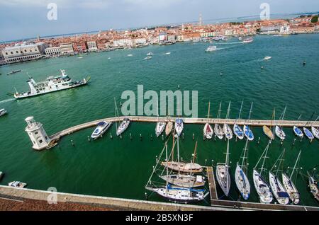 Panoramablick vom Kirchturm San Giorgio - Insel San Giorgio Maggiore Venedig, Venetien, Italien Stockfoto