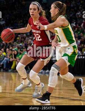 März 2020 Las Vegas, NV, USA Stanford Cardinal Guard Lexie Hull (12) fährt während der NCAA Pac 12 Women's Basketball Tournament Championship zwischen Oregon Ducks und dem Stanford Cardinal 56-89 verloren im Mandalay Bay Event Center Las Vegas, NV zum Korb. Thurman James/CSM Stockfoto