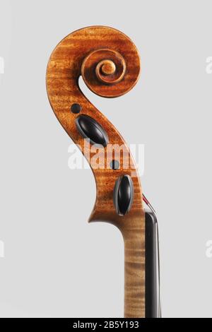 Zeitgenössische kremonesische Viola von Marianne-Jost Luthier Stockfoto