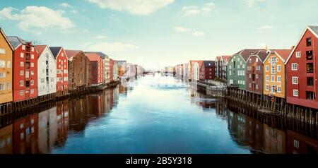 Bunte Holzhäuser in Trondheim, Norwegen Stockfoto