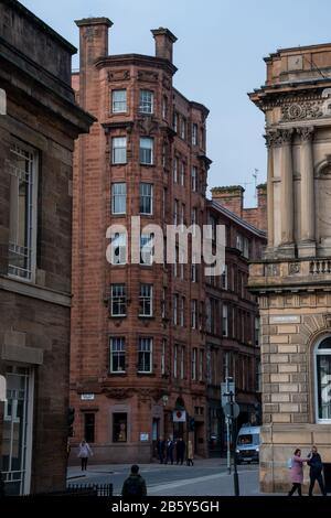 Die Ecke West George Street und West Nile Street, vom Nelson Mandela Place im Glasgower Stadtzentrum, Schottland Stockfoto