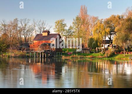 Wassermühle in Donau klein - Slowakei, Jelka Stockfoto