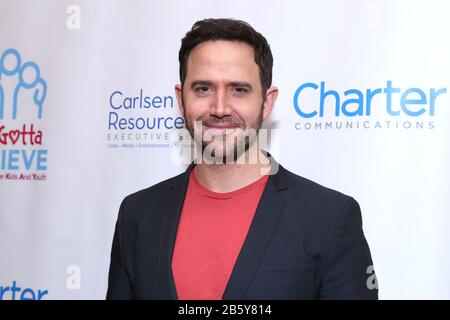 The 6th Annual Voices For the Voiceless concert Beneficient You Gotta Believe Held at The Town Hall - Arrivals. Mit: Santino Fontana Where: New York, New York, Vereinigte Staaten When: 07 Feb 2020 Credit: Joseph Marzullo/WENN.com Stockfoto