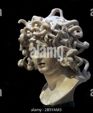 Medusa-Skulptur c.1638-1640 des Künstlers Bildhauer Gian Lorenzo Bernini 1598-1680.italienischer Bildhauer und Architekt.Stil der Bildhauerei im Stil des Barock Stockfoto