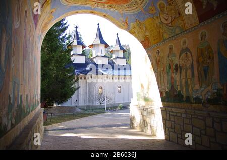 Kirche vom Erzeingang aus gesehen Stockfoto