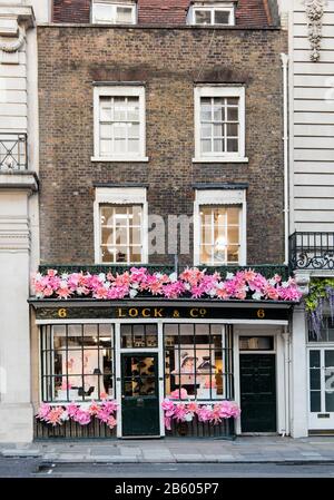 Frontage of James Lock & Co, 6 St James's St, St James, London Stockfoto