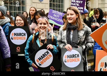 March4Damen. Internationaler Frauentag für Gleichstellungsfragen und Klimagerechtigkeit, Whitehall Place, London. GROSSBRITANNIEN Stockfoto