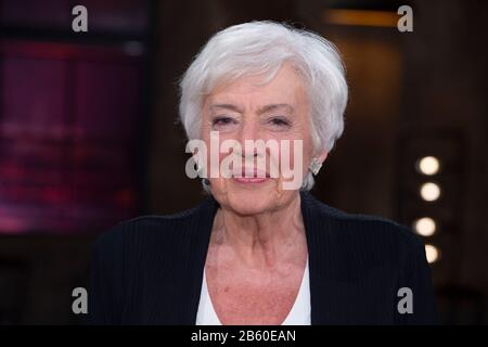 Köln, Deutschland. März 2020. Renate SCHMIDT, Politikerin, SPD, Porträt, Porträt, Porträt, Einzelbild, Einzelmotiv, als Gast in der Sendung "Koelner Treff" im WDR Fernsehen, 06.03.2020. ? Sven Simon Fotoagentur GmbH & Co. Pressefoto KG # Prinzess-Luise-Str. 41 # 45479 M uelheim/R uhr # Tel 0208/9413250 # Fax. 0208/9413260 # GLS Bank # BLZ 430 609 67 # Kto. 4030 025 100 # IBAN DE75 4306 0967 4030 0251 00 # BIC GENODEM1GLS # WWW.SVENSIMON.NET. Weltweite Nutzung Credit: Dpa / Alamy Live News Stockfoto