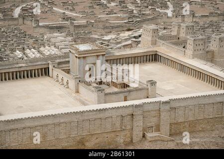 Ein maßstabsgezeichtes Modell des Herodes-Tempels und Jerusalems in der zweiten Tempelperiode, wie es vor seiner Zerstörung durch die Römer im Jahr 66 u.Z. war, das auf dem Campus des Israel Museum in West-Jerusalem Israel aufgestellt wurde Stockfoto