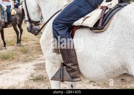 Details der spanischen Fahrerausrüstung. Epiphany Pferde. El Rocio. Stockfoto