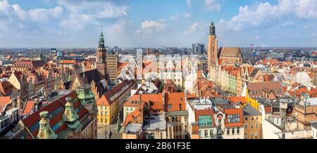 Wroclaw, Polen. Stadtbild aus der Luft (Blick vom Aussichtspunkt Mostek Pokutnic) Stockfoto