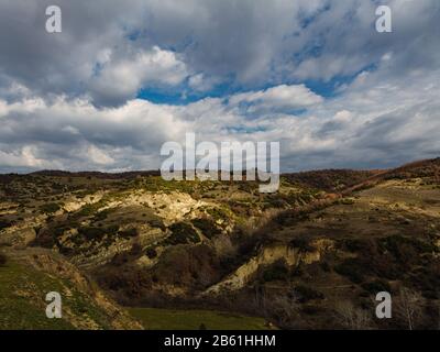 Berglandschaft an den Ausläufern der Pirin-Bergkette im Südwesten Bulgariens Stockfoto