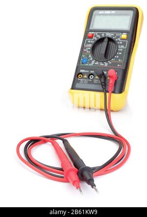 Das Multimeter prüft die Messung. Nahaufnahme. Stockfoto