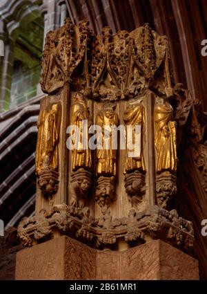 Vergoldete Figuren des Königtums von Mercian an der SW-Ecke des 1310-Schreins von St Werburgh (Werburga, d. C 700) in der Lady Chapel of Chester Cathedral, Großbritannien. Stockfoto