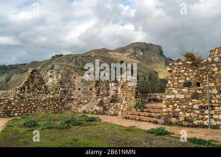 Ruinen der normannischen Burg, Castelmola, Sizilien, Italien, Europa, Alte normannische Burgruine Castelmola, Sizilien, Italien, Europa Stockfoto