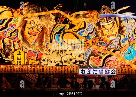 Japan, Honshu, Tohoku, Präfektur Aomori, Aomori, Nebouta-Festival schwimmt Stockfoto