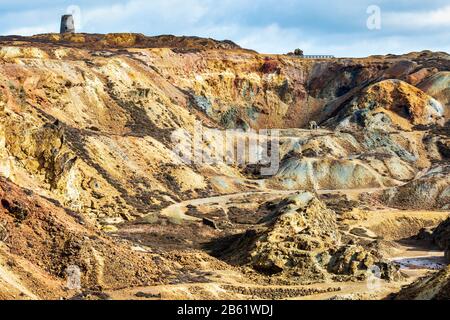 Die karge Landschaft des Parys Mountain hat die Open Copper Mine, Anglesey, nicht genutzt Stockfoto