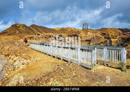 Die karge Landschaft des Parys Mountain hat die Open Copper Mine, Anglesey, nicht genutzt Stockfoto