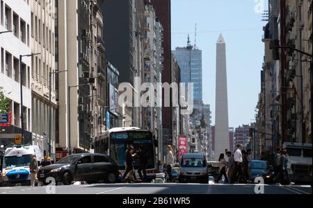 Buenos Aires, Deutschland. Okt 2019. Corrientes Avenue in Buenos Aires. Weltweite Nutzung Credit: Dpa / Alamy Live News Stockfoto