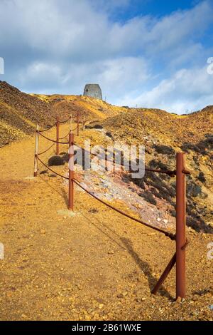 Die karge Landschaft des Parys Mountain hat die Open Copper Mine, Anglesey, nicht genutzt Stockfoto