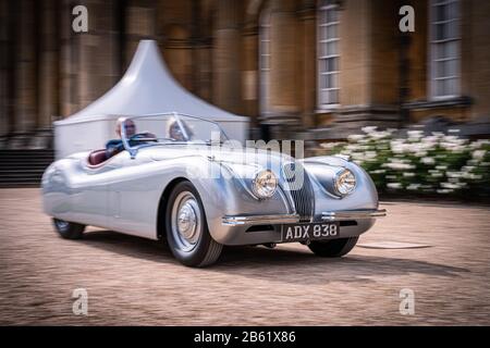 1950 Jaguar XK120 Drophead Coupé, aufgenommen im Salon Prive im Blenheim Palace Sept. 2019 Stockfoto