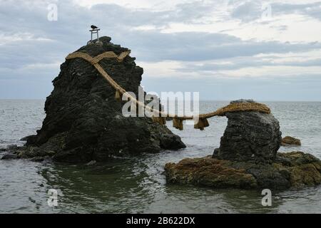 In der Nähe der berühmten Zwillingsfelsen von Meoto Iwa in Ise Japan Stockfoto