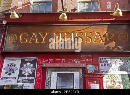 Eines der gefeiertsten Restaurants Londons, der ungarische "Schwule Hussar" in der griechischen Straße von Soho, der 2018 zum letzten Mal seine Pforten schloss. Stockfoto