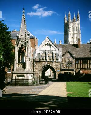 Memorial an John Hooper 1555 wegen seines protestenten Glaubens und seiner Gloucester Cathedral, Gloucester, Gloucester, England, Gemartert. Stockfoto