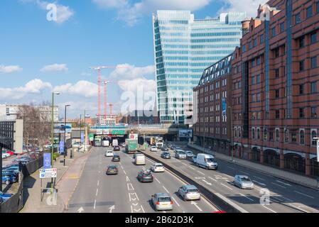 Der Blick auf Die Drei Snowhill, die größte Einzelbüros in Birmingham, wurde kürzlich von der Brücke über Die Gt Charles Street abgeschlossen Stockfoto