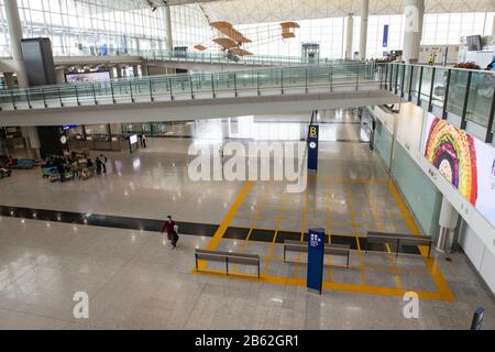 Hongkong, China: 06. März 2020. Der internationale Flughafen Hongkong, der leer ist, als Cover 19 seinen Tribut an die Reisebranche Jayne Russell/Alamy Stock Image ergreift Stockfoto