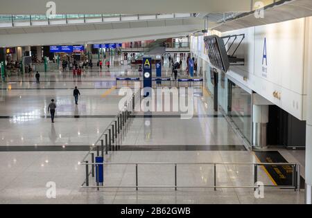 Hongkong, China: 06. März 2020. Der internationale Flughafen Hongkong, der leer ist, als Cover 19 seinen Tribut an die Reisebranche Jayne Russell/Alamy Stock Image ergreift Stockfoto