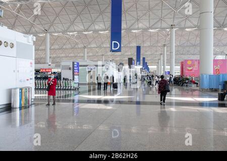 Hongkong, China: 06. März 2020. Der internationale Flughafen Hongkong, der leer ist, als Cover 19 seinen Tribut an die Reisebranche Jayne Russell/Alamy Stock Image ergreift Stockfoto