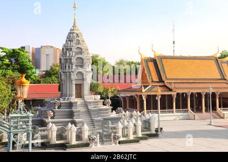 Kantha Bopha Stupa in Royal Palace Complex (Preah Barum Reachea Vei Nei Preah Reacheanachak Kampuchea), Phnom Penh, Kambodscha Stockfoto