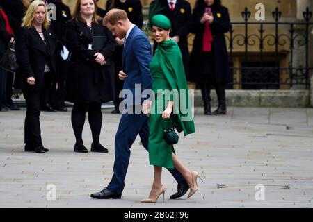 London, Großbritannien. März 2020. Der Herzog und die Herzogin von Sussex kommen in der Westminster Abbey an, um am Commonwealth Day an dem jährlichen Gottesdienst teilzunehmen. Kredit: Stephen Chung / Alamy Live News Stockfoto