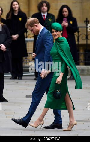 London, Großbritannien. März 2020. Der Herzog und die Herzogin von Sussex kommen in der Westminster Abbey an, um am Commonwealth Day an dem jährlichen Gottesdienst teilzunehmen. Kredit: Stephen Chung / Alamy Live News Stockfoto