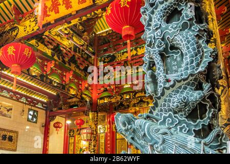 Yangon, MYANMAR - 23. JANUAR 2020: Kheng Hock Keong buddhistischer Tempel zu Ehren von Mazu, der chinesischen Meeresgottheit, der im Jahr 1863 fertiggestellt wurde. Stockfoto