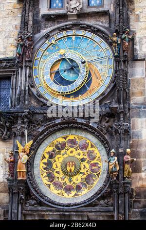 Berühmte Astronomische Uhr (Orloj) in der Prager Altstadt Stockfoto